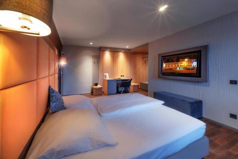 Hotel Cult Frankfurt City image