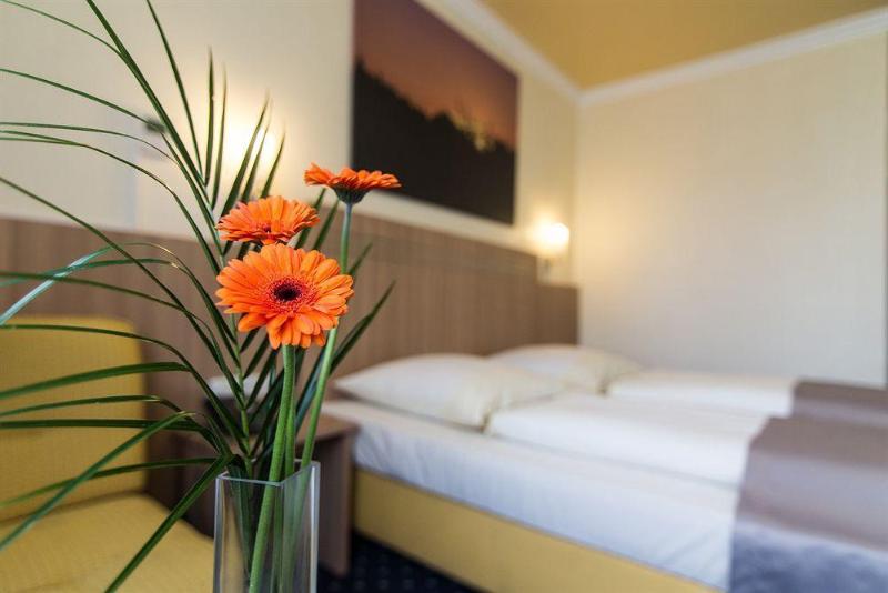 Hotel Cult Frankfurt City image