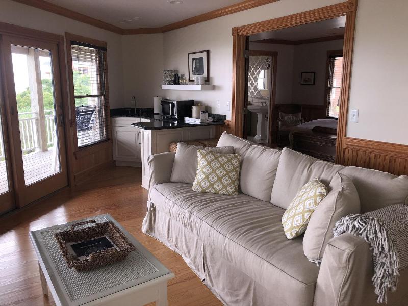 Burrus House Inn image