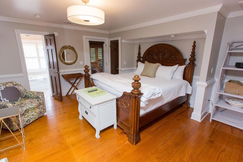 Burrus House Inn image