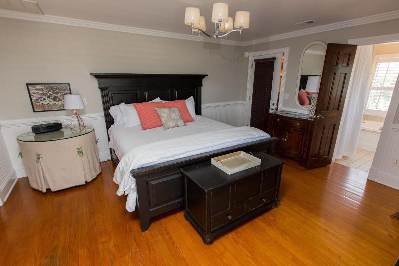 Burrus House Inn image