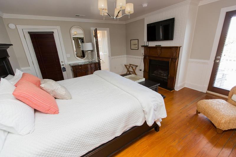 Burrus House Inn image