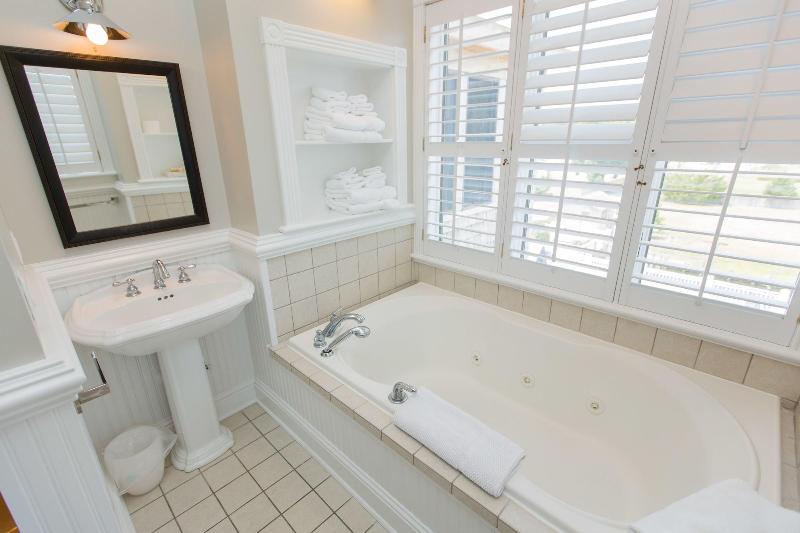 Burrus House Inn image