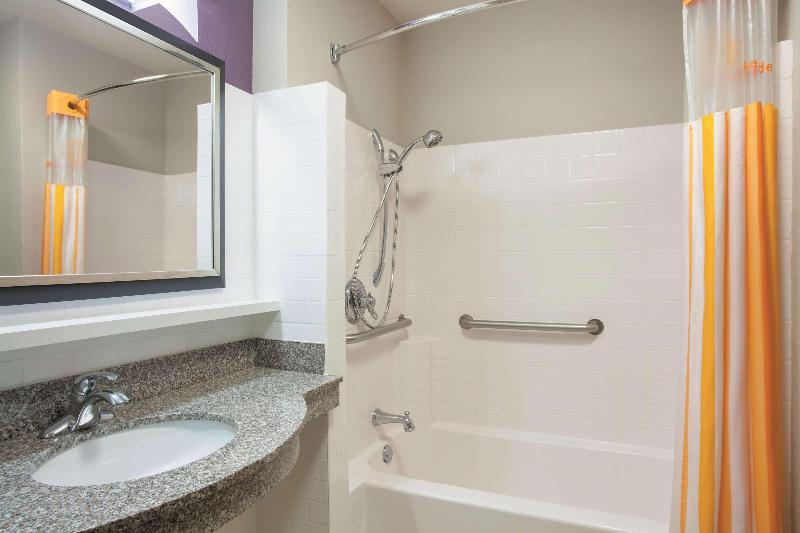 La Quinta Inn & Suites Ft. Walton Beach image