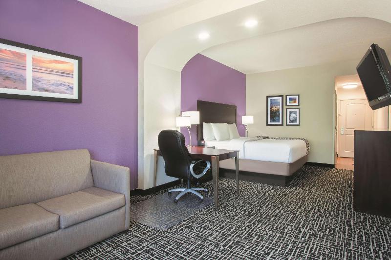 La Quinta Inn & Suites Ft. Walton Beach image