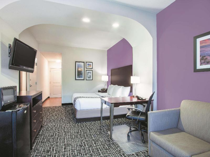 La Quinta Inn & Suites Ft. Walton Beach image