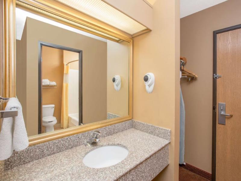 Days Inn by Wyndham Worthington image