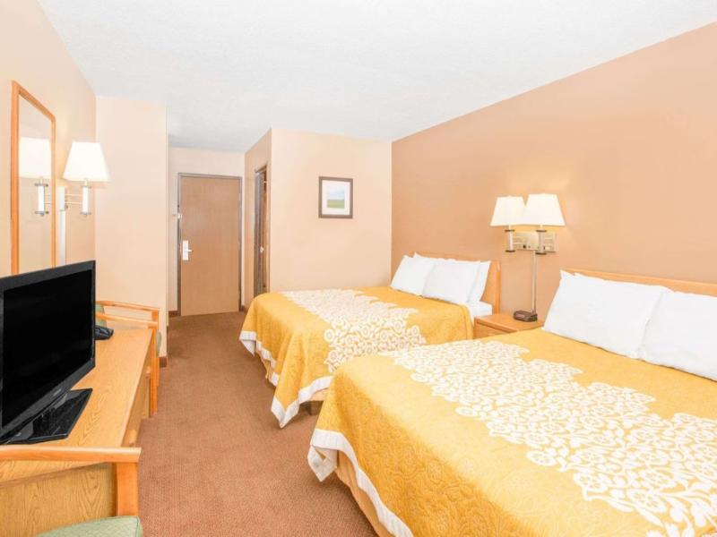 Days Inn by Wyndham Worthington image