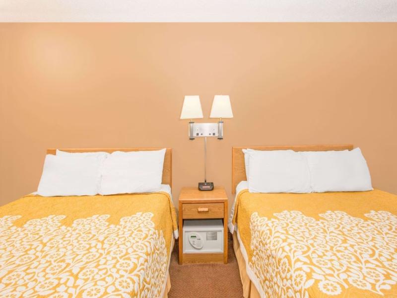 Days Inn by Wyndham Worthington image