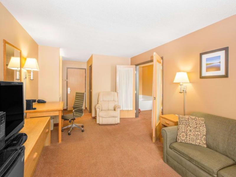 Days Inn by Wyndham Worthington image