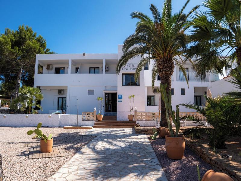 Lago Dorado image