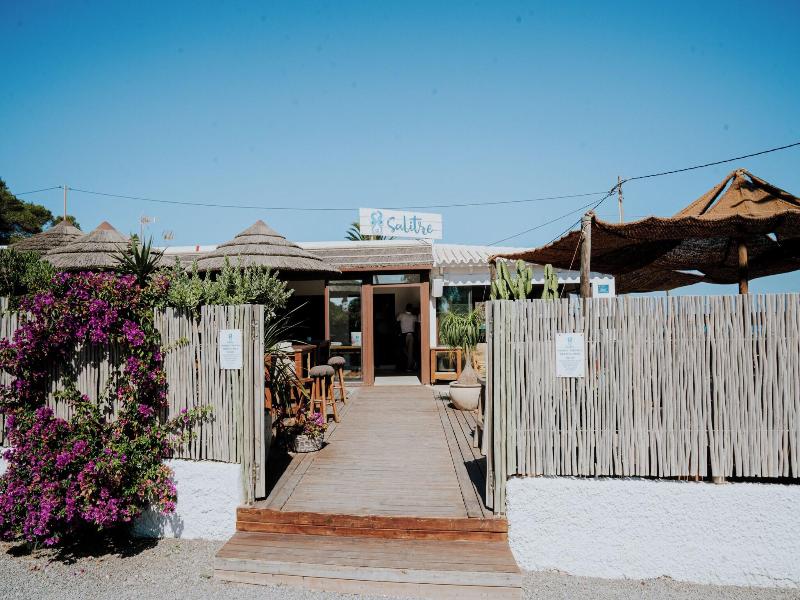 Lago Dorado image