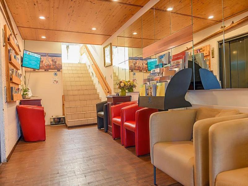 Hotel des Alpes image