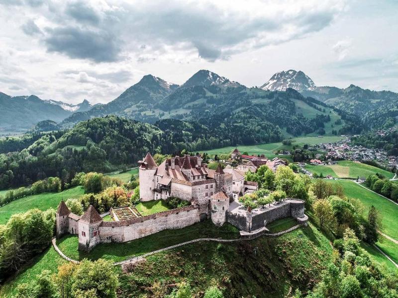 Hotel des Alpes image