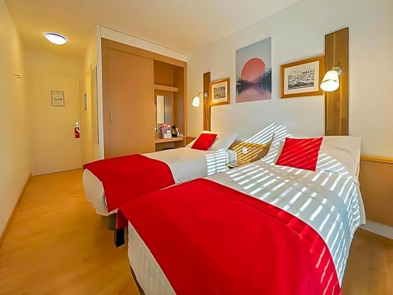 Hotel des Alpes image