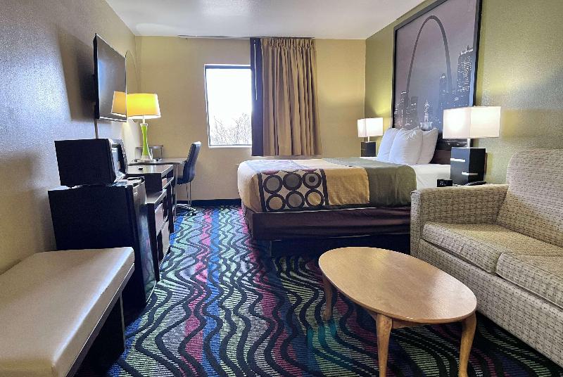Super 8 by Wyndham Farmington image