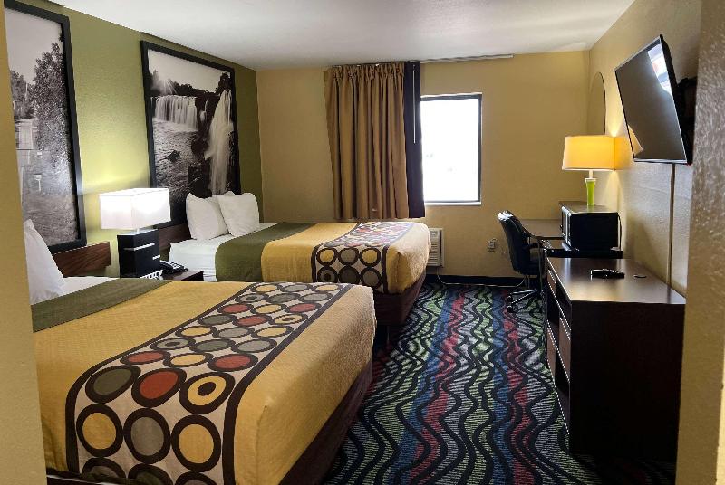 Super 8 by Wyndham Farmington image