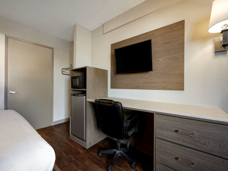 Days Inn by Wyndham Fresno South image