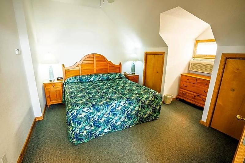Ocracoke Harbor Inn