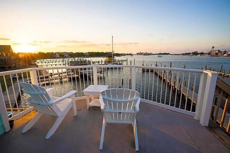 Ocracoke Harbor Inn