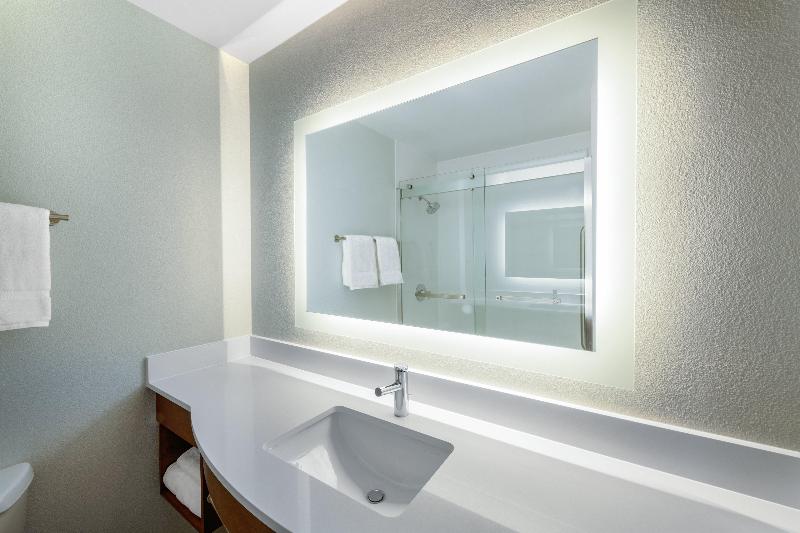 Holiday Inn Express Colorado Springs Airport image