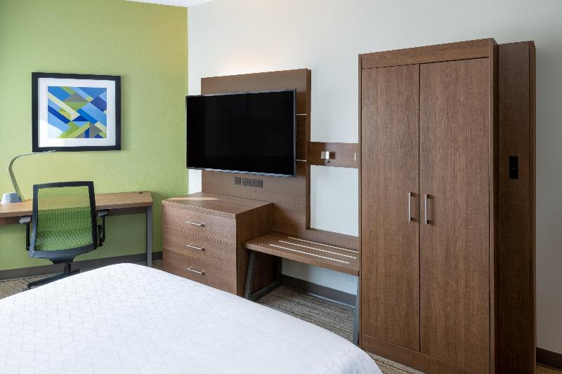 Holiday Inn Express Colorado Springs Airport image