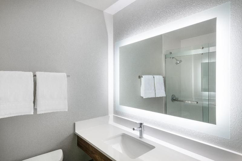 Holiday Inn Express Colorado Springs Airport image