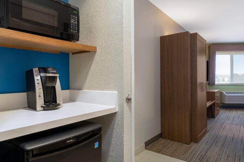 Holiday Inn Express Colorado Springs Airport image