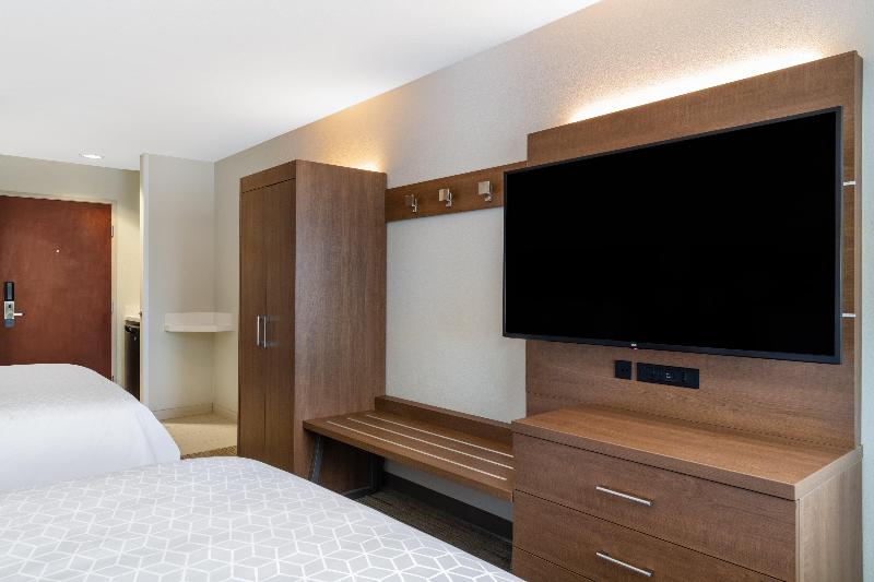 Holiday Inn Express Colorado Springs Airport image
