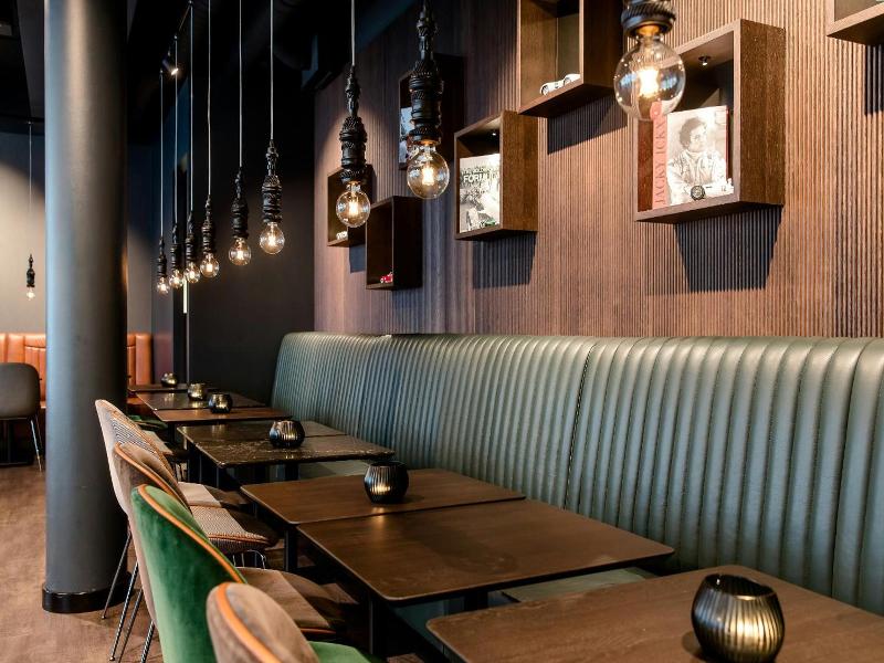 Motel One Frankfurt-East Side image
