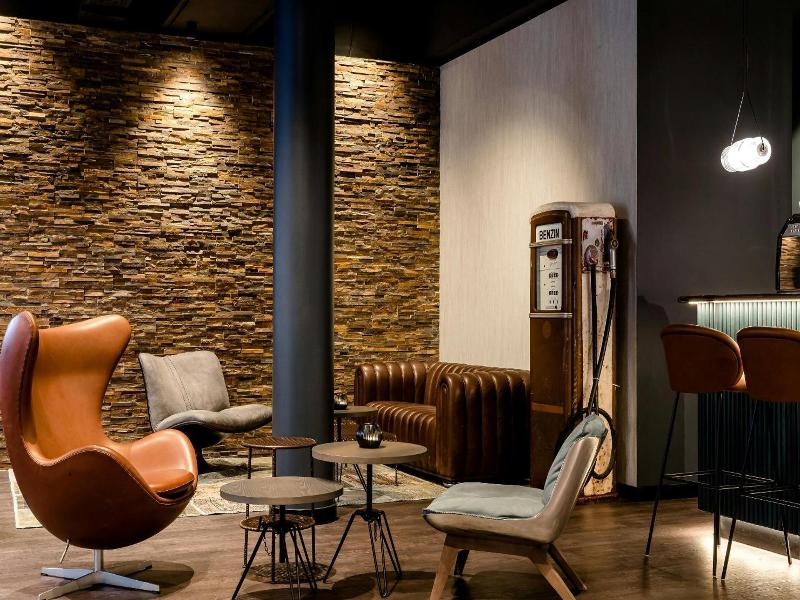 Motel One Frankfurt-East Side image