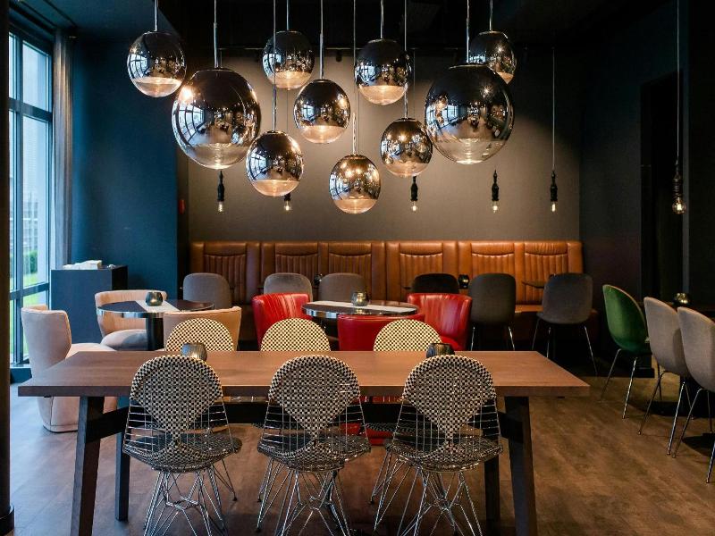 Motel One Frankfurt-East Side image