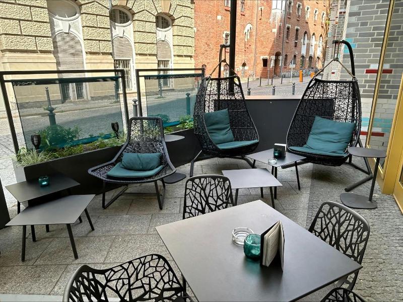 Motel One Frankfurt-East Side image