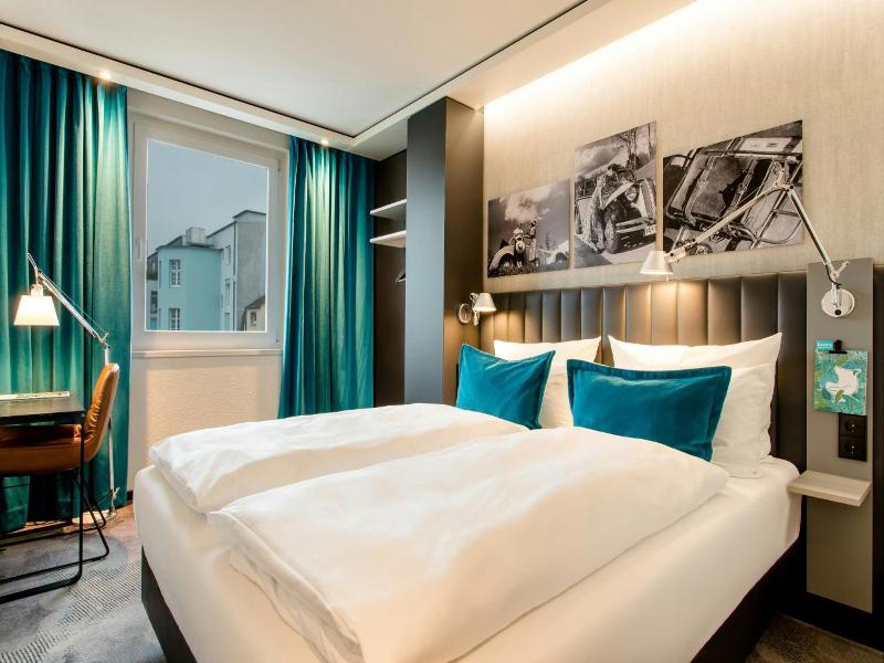 Motel One Frankfurt-East Side image