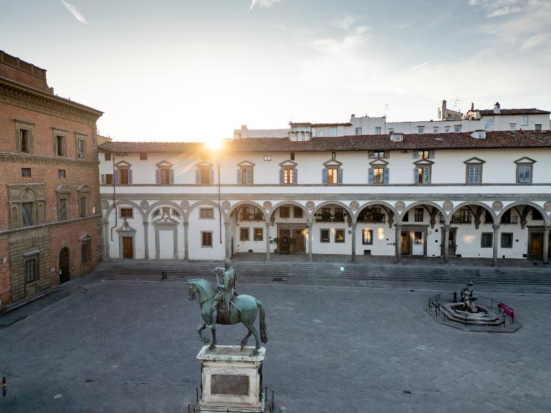 Loggiato Dei Serviti image