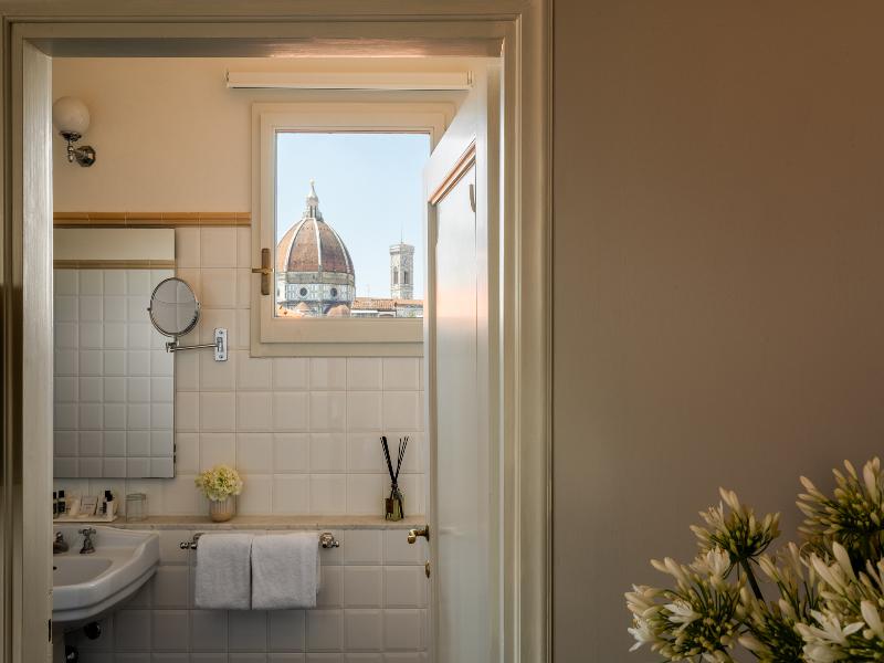Loggiato Dei Serviti image