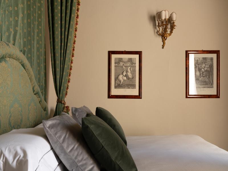 Loggiato Dei Serviti image