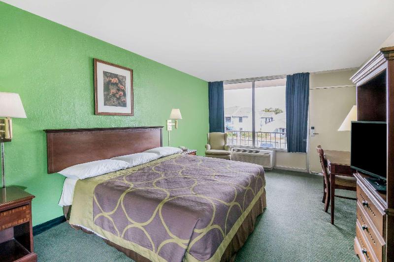 DOUBLE Accessible KING SIZE BED