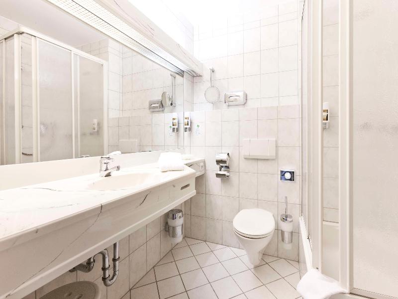 Sure Hotel by Best Western Rhoen Garden image