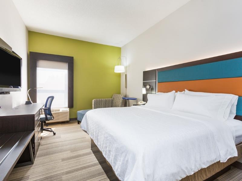 Holiday Inn Express Plymouth image