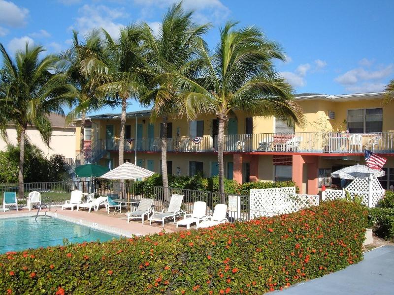 Hideaway Waterfront Resort