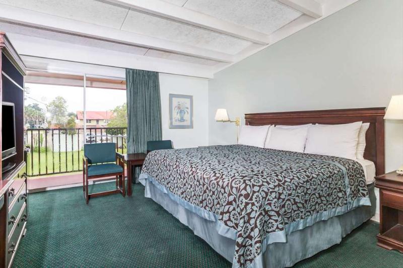 Days Inn by Wyndham Perry