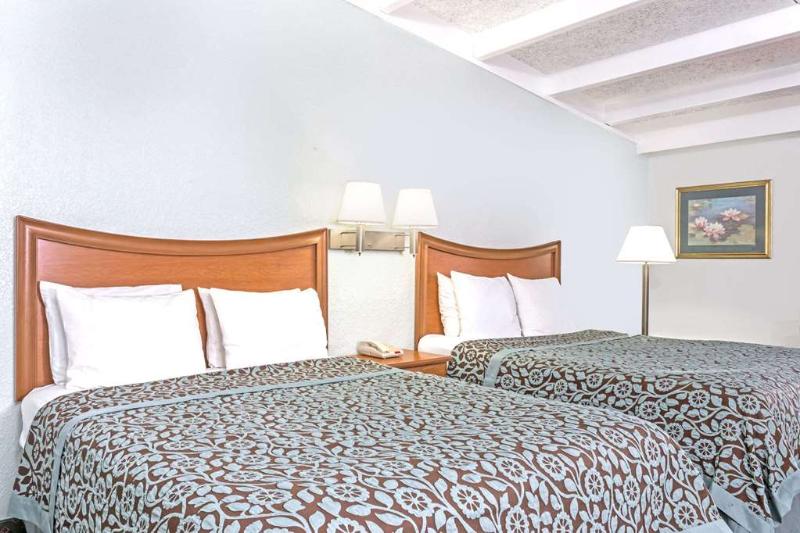 Days Inn by Wyndham Perry