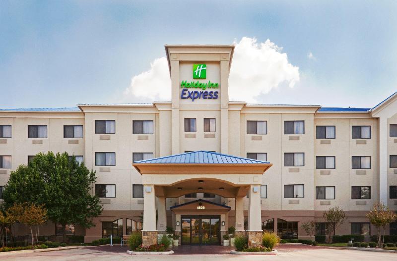 Holiday Inn Express Hotel & Suites Fort Worth Sout image