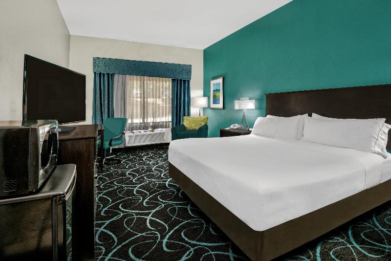 Holiday Inn Express Hotel & Suites Fort Worth Sout image