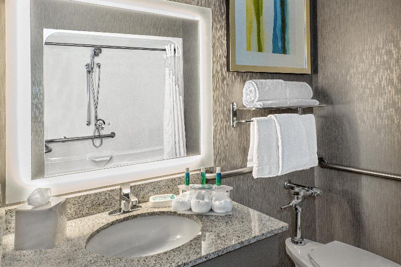 Holiday Inn Express Hotel & Suites Fort Worth Sout image