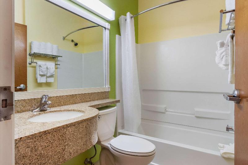 Quality Inn & Suites Lehigh Acres Fort Myers image