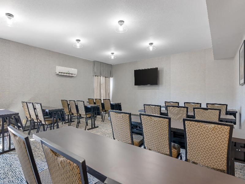 Best Western Plus Fresno Airport Hotel image