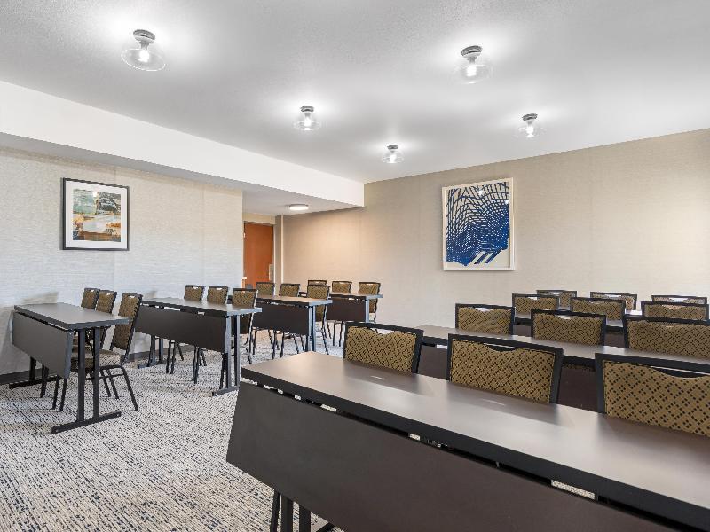 Best Western Plus Fresno Airport Hotel image