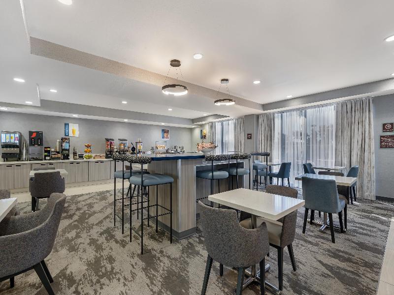 Best Western Plus Fresno Airport Hotel image